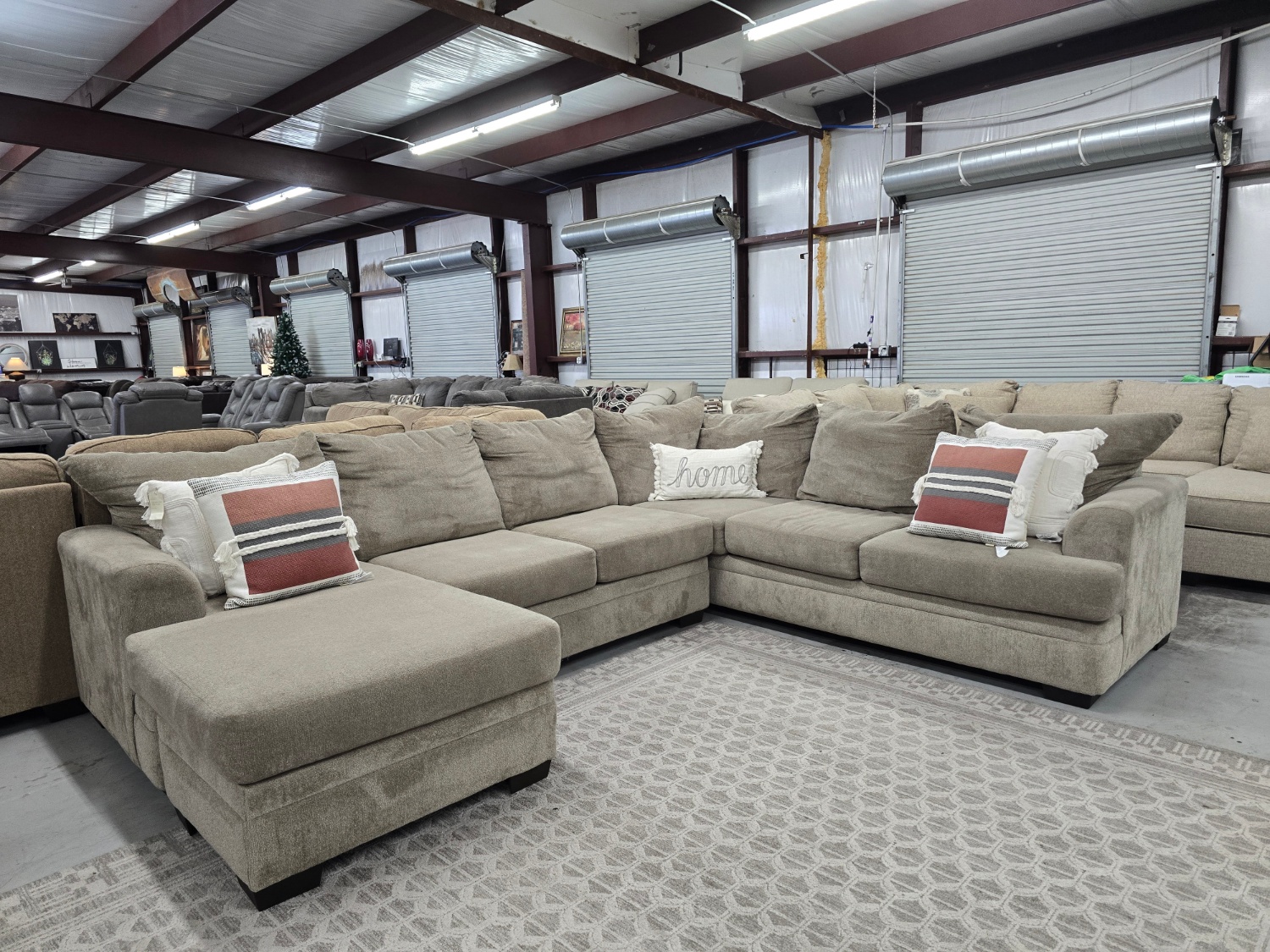 Beige U-Shaped Sectional Couch With Reversible For Sale 🚛 CAN DELIVER TODAY 🚚 image | Ivy Store