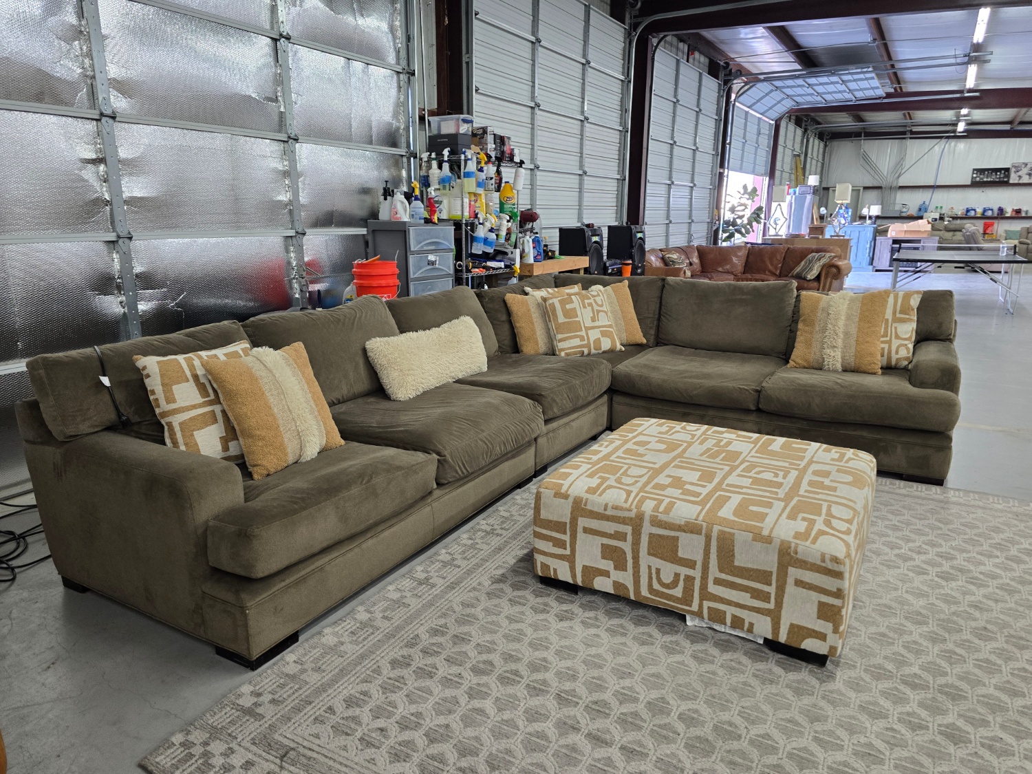 Big Brown Cindy Crawford Sectional Couch For Sale With Ottoman & pillows 🚛 CAN DELIVER TODAY 🚚 image | Ivy Store