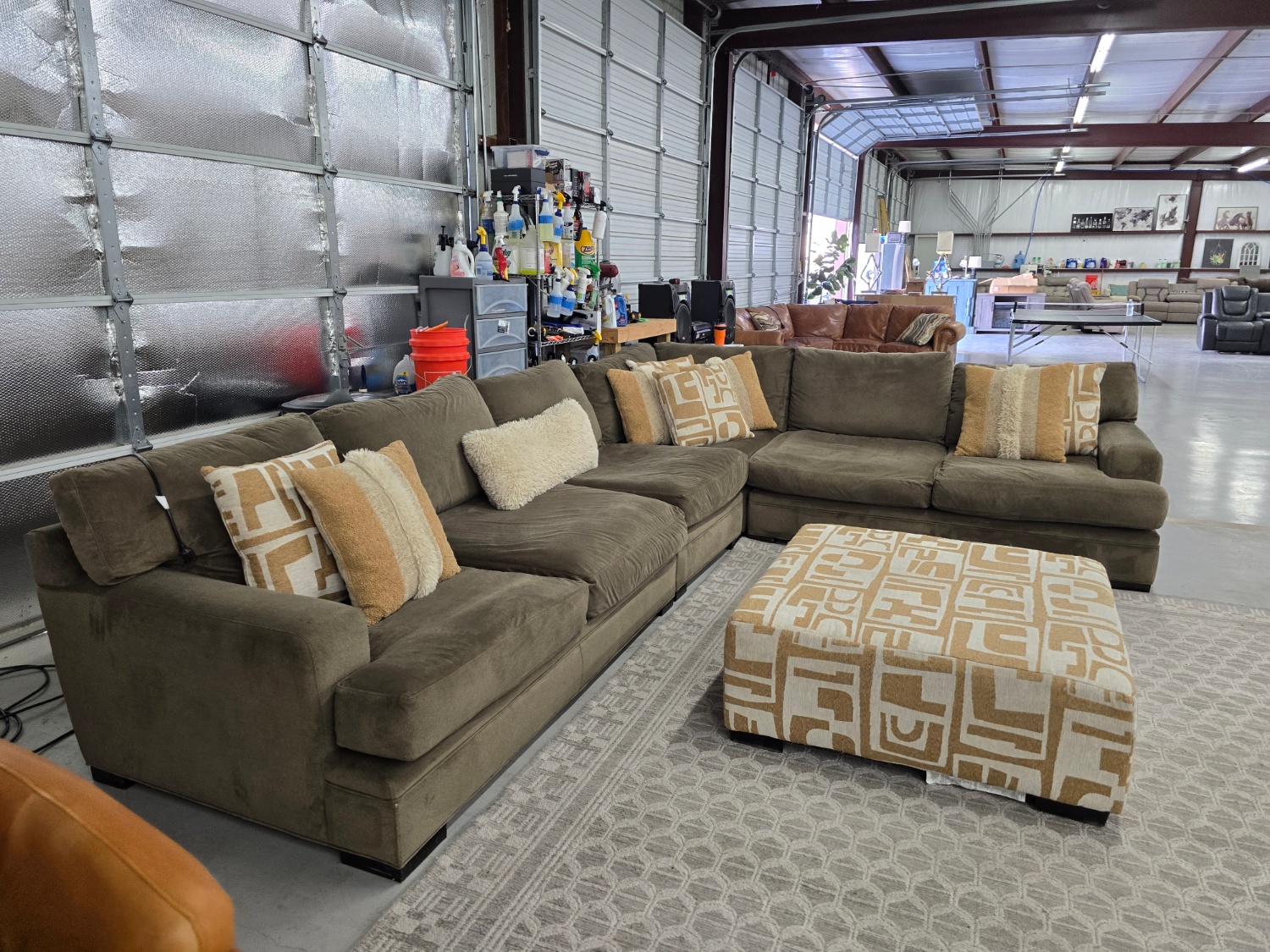 Big Brown Cindy Crawford Sectional Couch For Sale With Ottoman & pillows 🚛 CAN DELIVER TODAY 🚚 image | Ivy Store