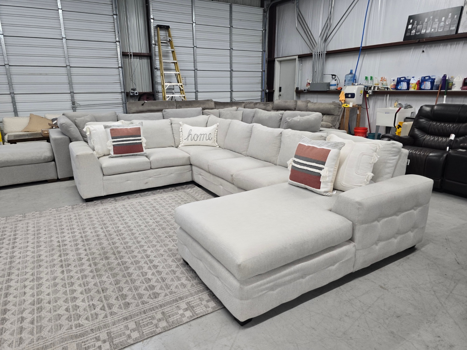 Big beautiful Beige Sectional Couch 🚛 CAN DELIVER TODAY 🚚 Image #2 | Ivy Store