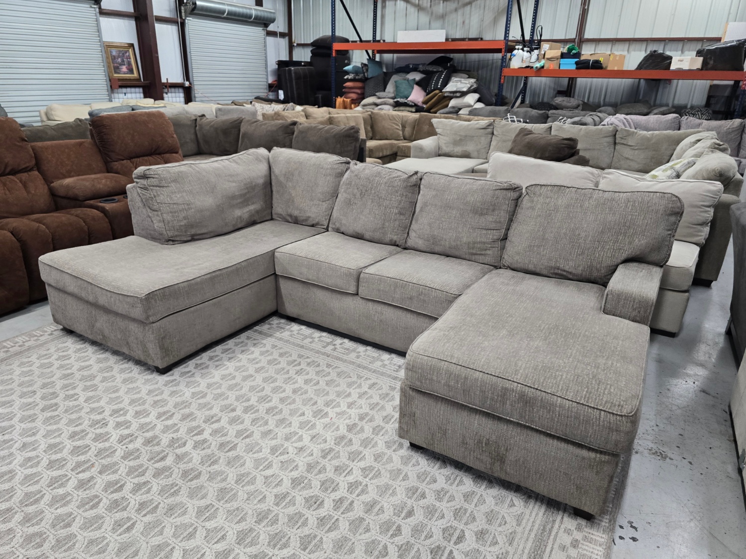 U-Shaped nice sectional couch 🚛 CAN DELIVER TODAY 🚚 Image #2 | Ivy Store