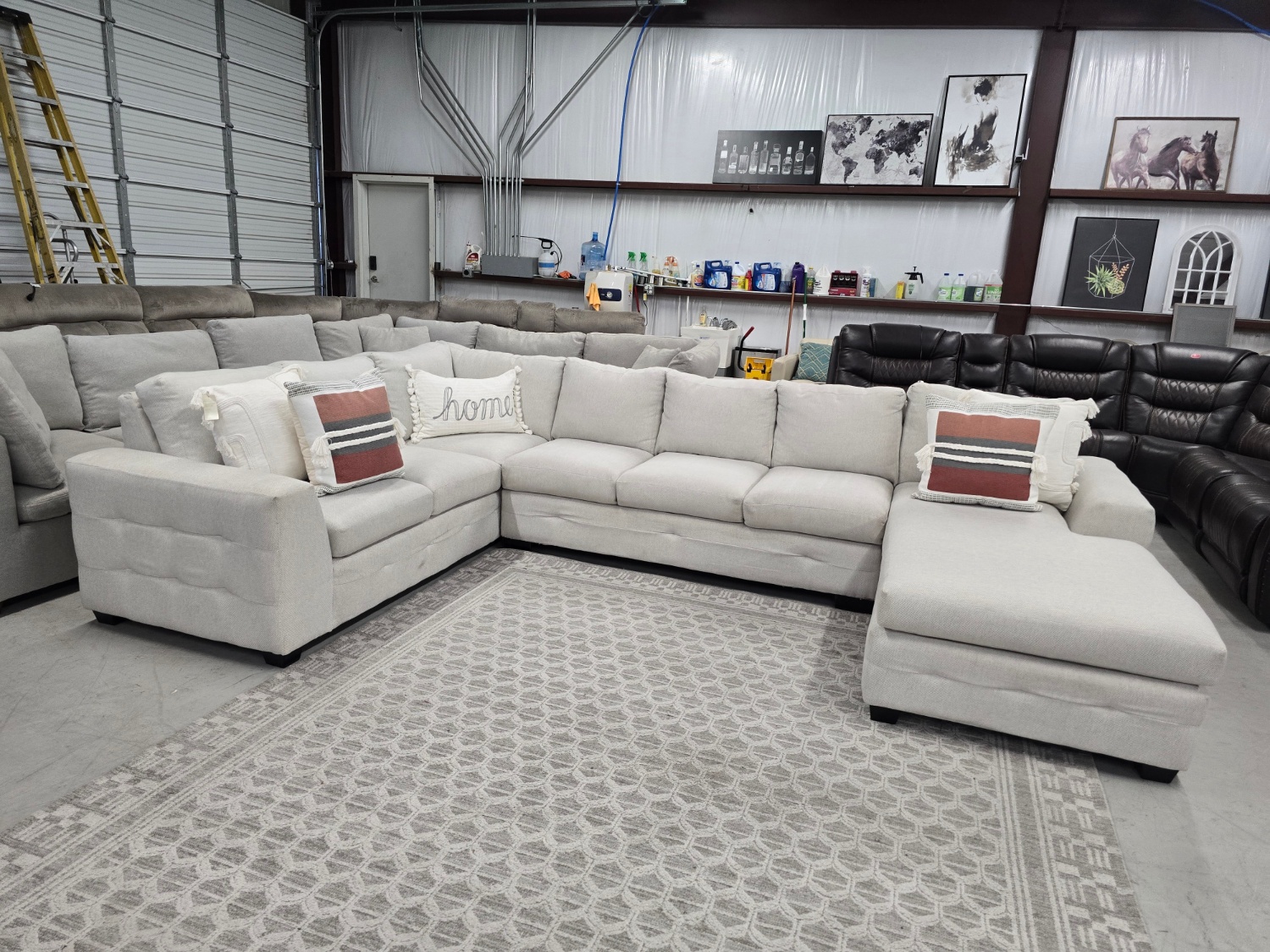 Big beautiful Beige Sectional Couch 🚛 CAN DELIVER TODAY 🚚 Image #1 | Ivy Store