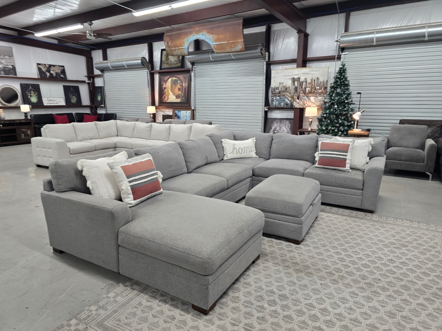 Gray Thomasville Tisdale Sectional Couch With storage ottoman 🚛 CAN DELIVER TODAY 🚚 Image #2 | Ivy Store