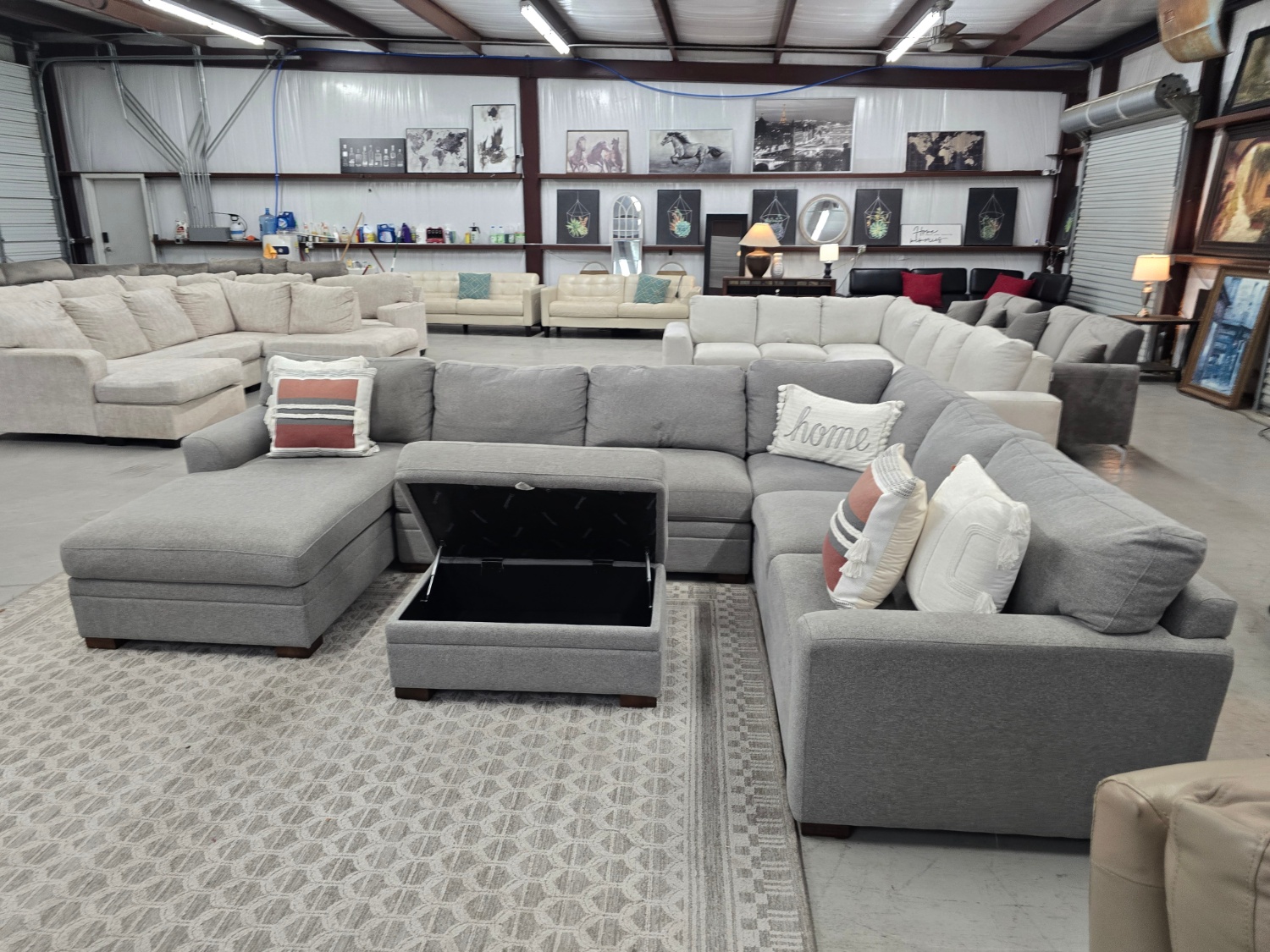 Gray Thomasville Tisdale Sectional Couch With storage ottoman 🚛 CAN DELIVER TODAY 🚚 Image #1 | Ivy Store