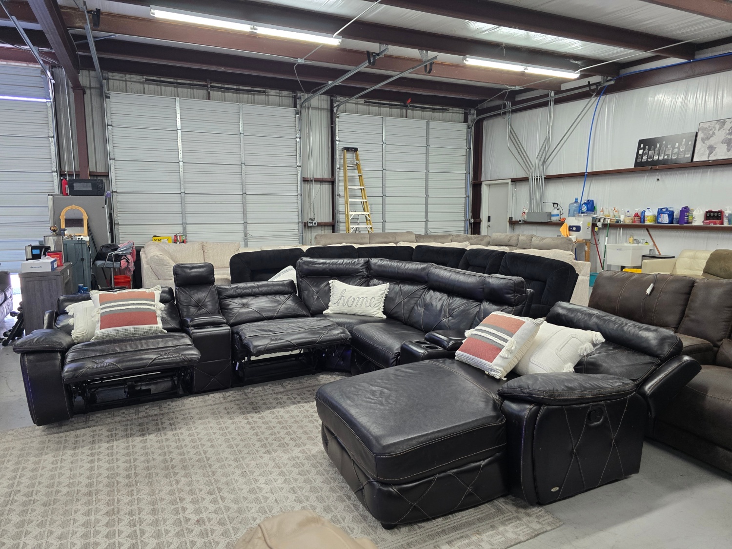 Black Power Reclining Leather Sectional Couch For Sale 🚛 DELIVERY AVAILABLE SAME DAY 🚚 Image #1 | Ivy Store
