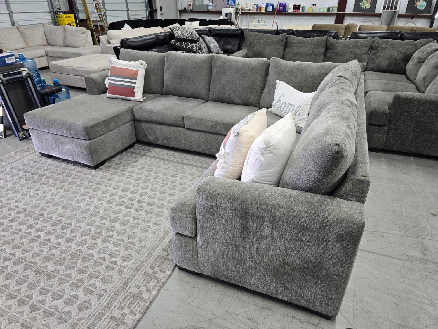 Light Gray U-shaped Sectional Couch with reversible chase lounge 🚛 SAME DAY DELIVERY AVAILABLE  🚚 Image #1 | Ivy Store