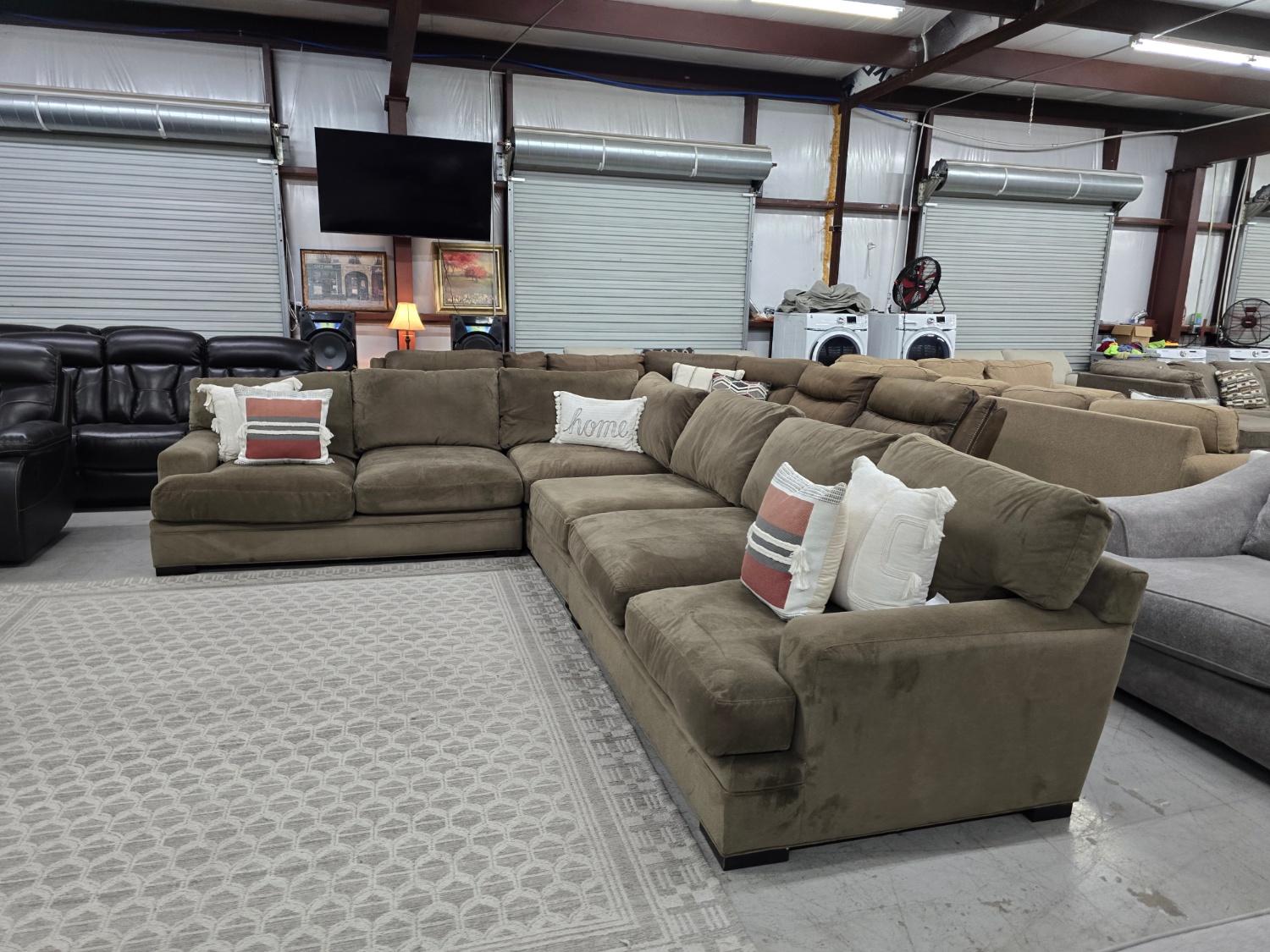 Huge Oversized Brown Cindy Crawford Sectional Couch 🚛 FAST SAME DAY DELIVERY! 🚚 image | Ivy Store