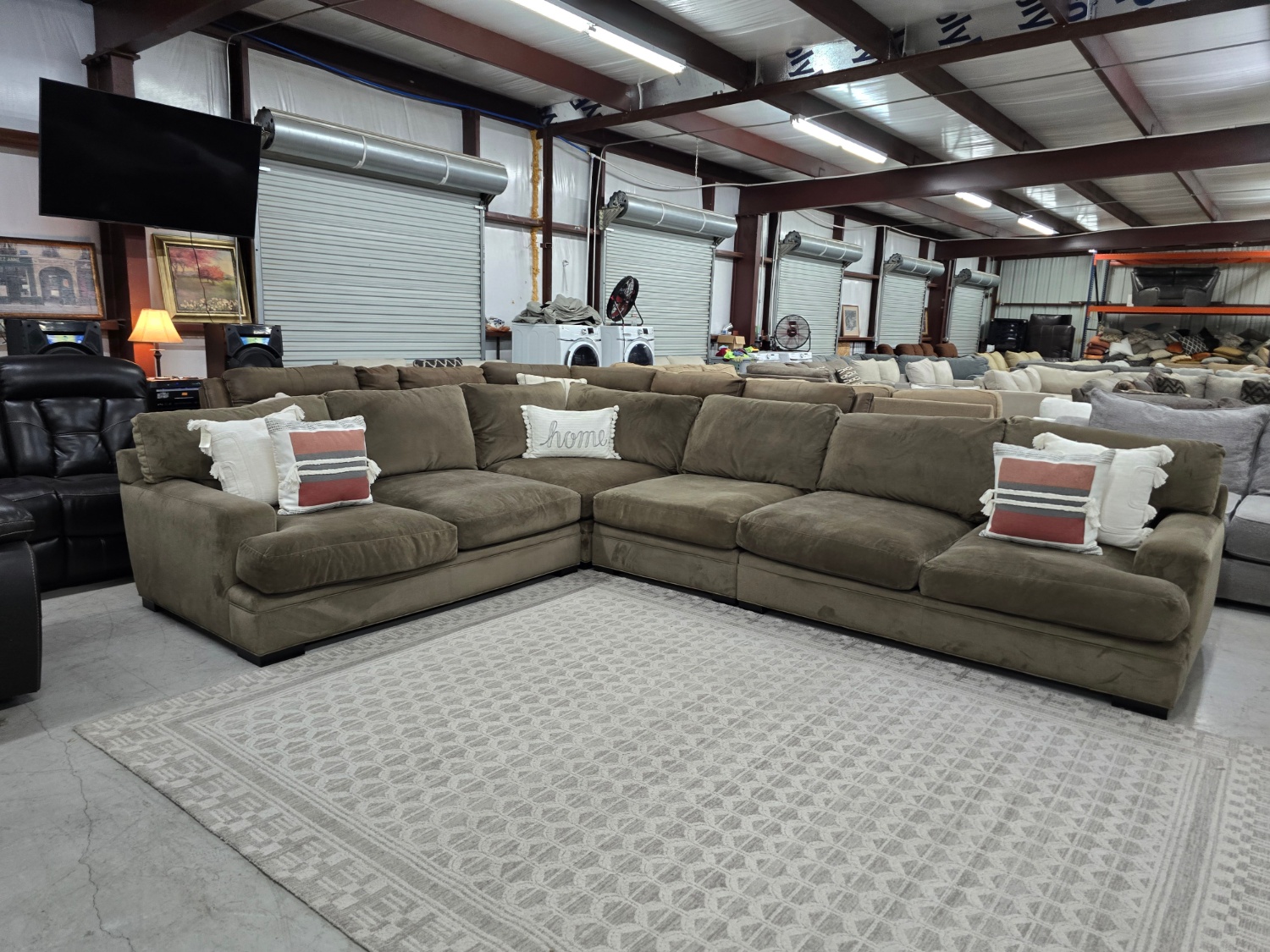 Huge Oversized Brown Cindy Crawford Sectional Couch 🚛 FAST SAME DAY DELIVERY! 🚚 image | Ivy Store