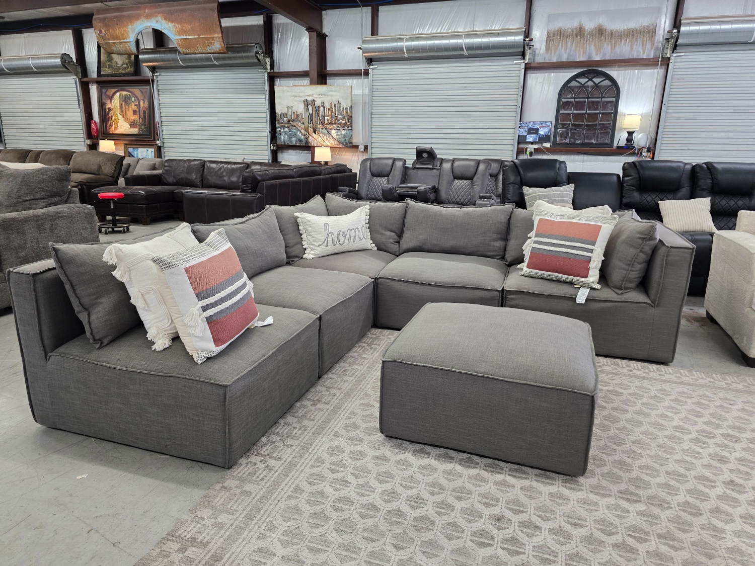 Comfy modular Gray sectional couch with 🚚 FAST SAME DAY DELIVERY! 🚚 Image #1 | Ivy Store
