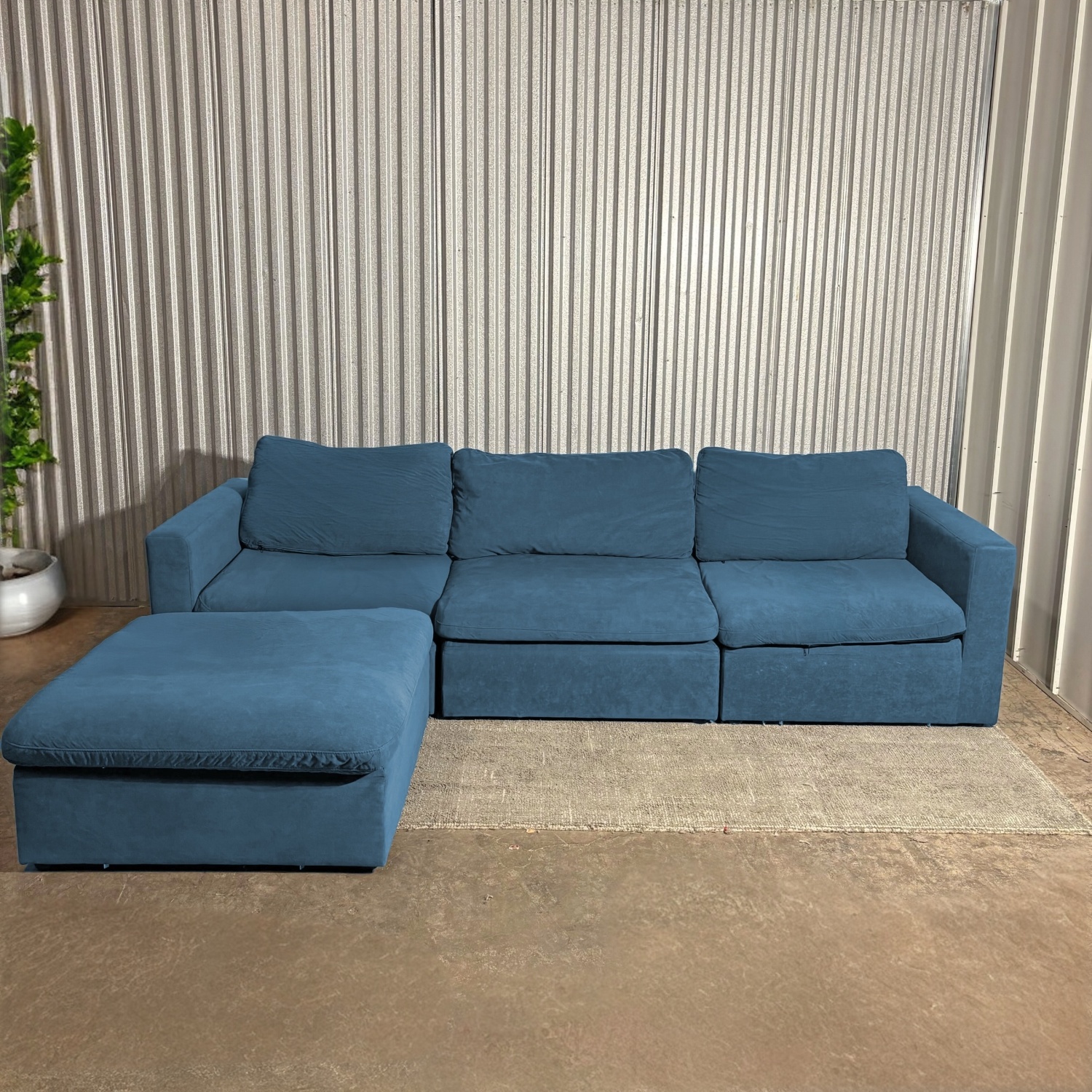 (Delivery Available) Meridian Furniture Plush Standard Modular Sectional Image #2 | Ivy Store