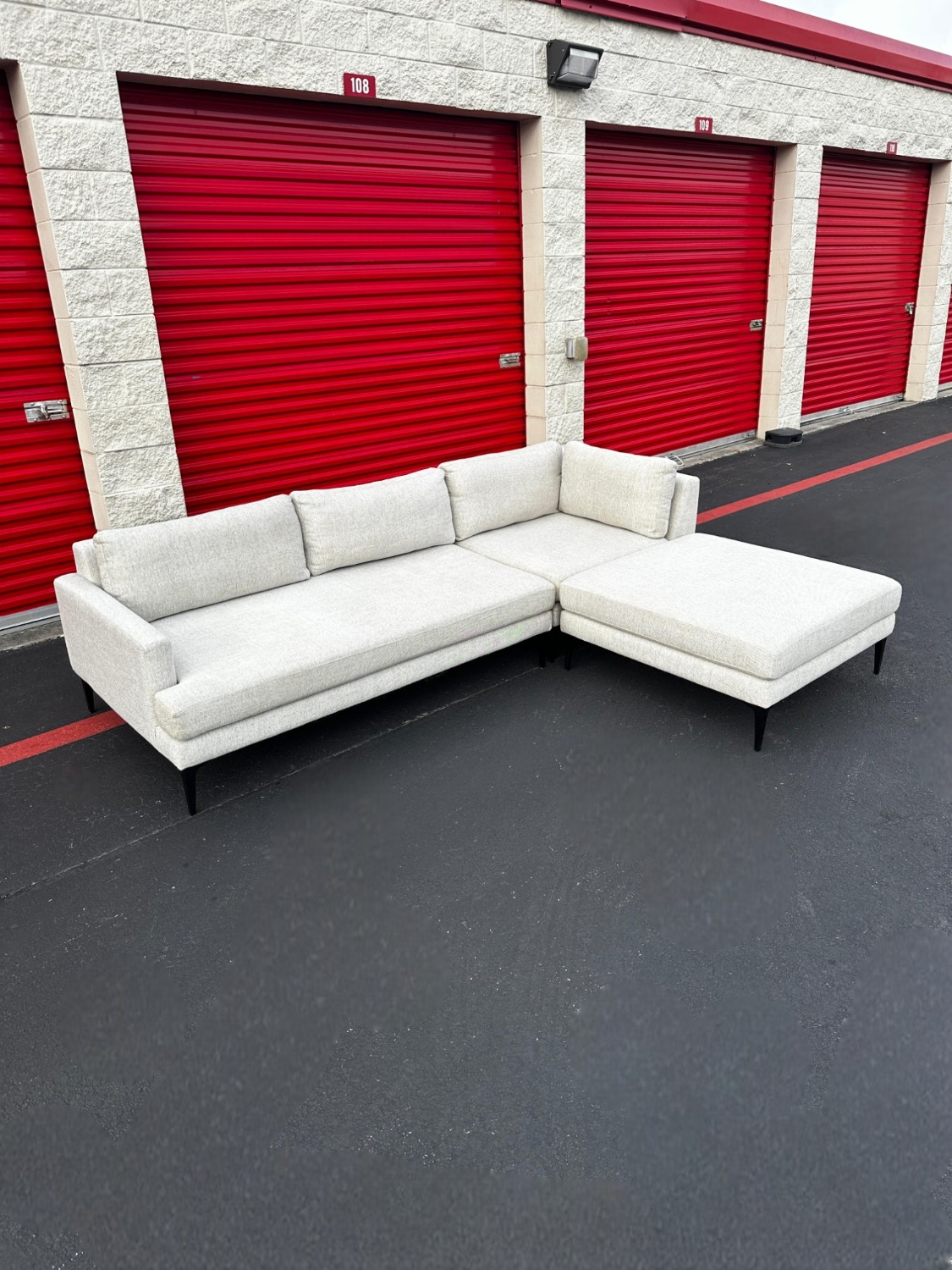 Modern Sectional Couch Image #2 | Ivy Store