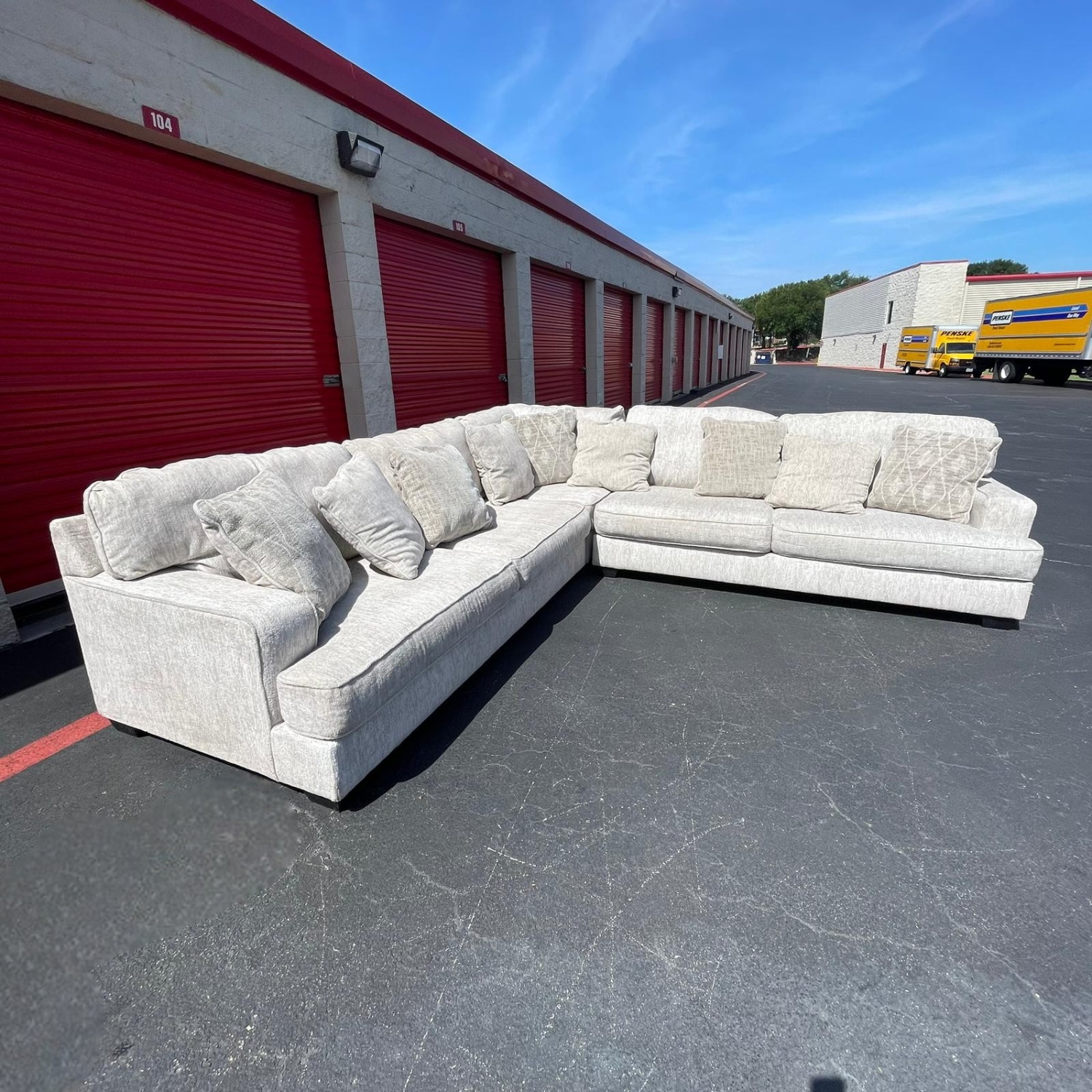 Modern Sectional Couch Image #1 | Ivy Store