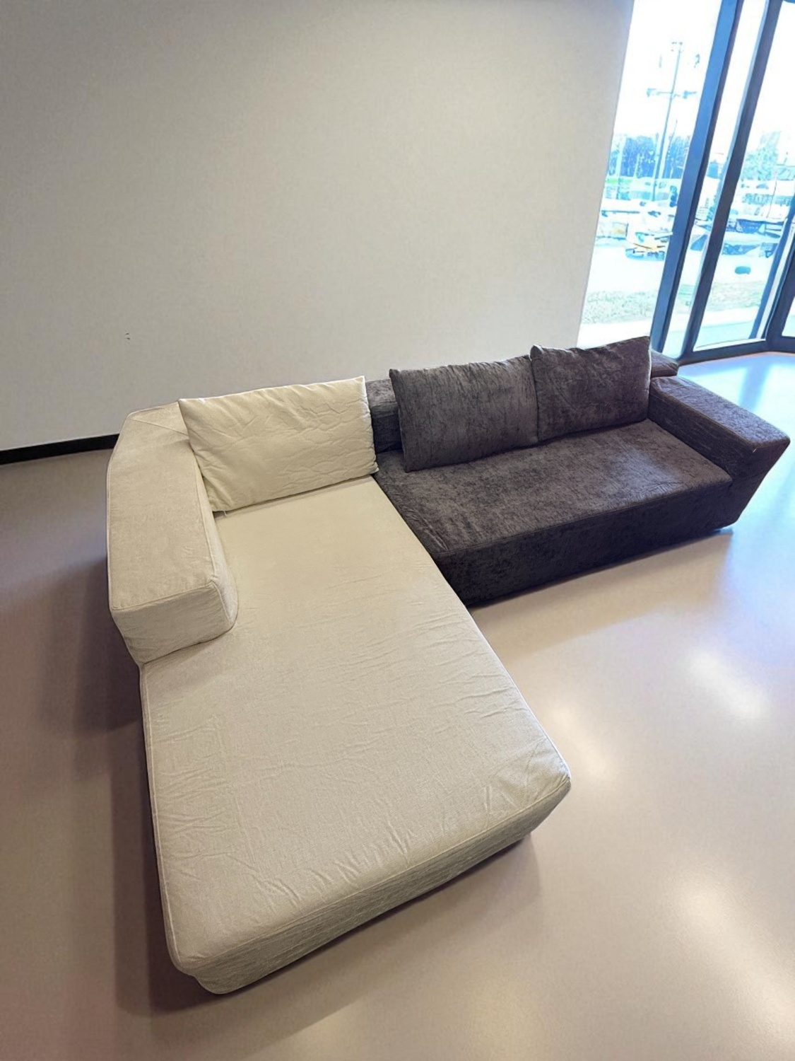 🛋 Cozepod Sectional Sofa Couch BRAND NEW Image #1 | Ivy Store