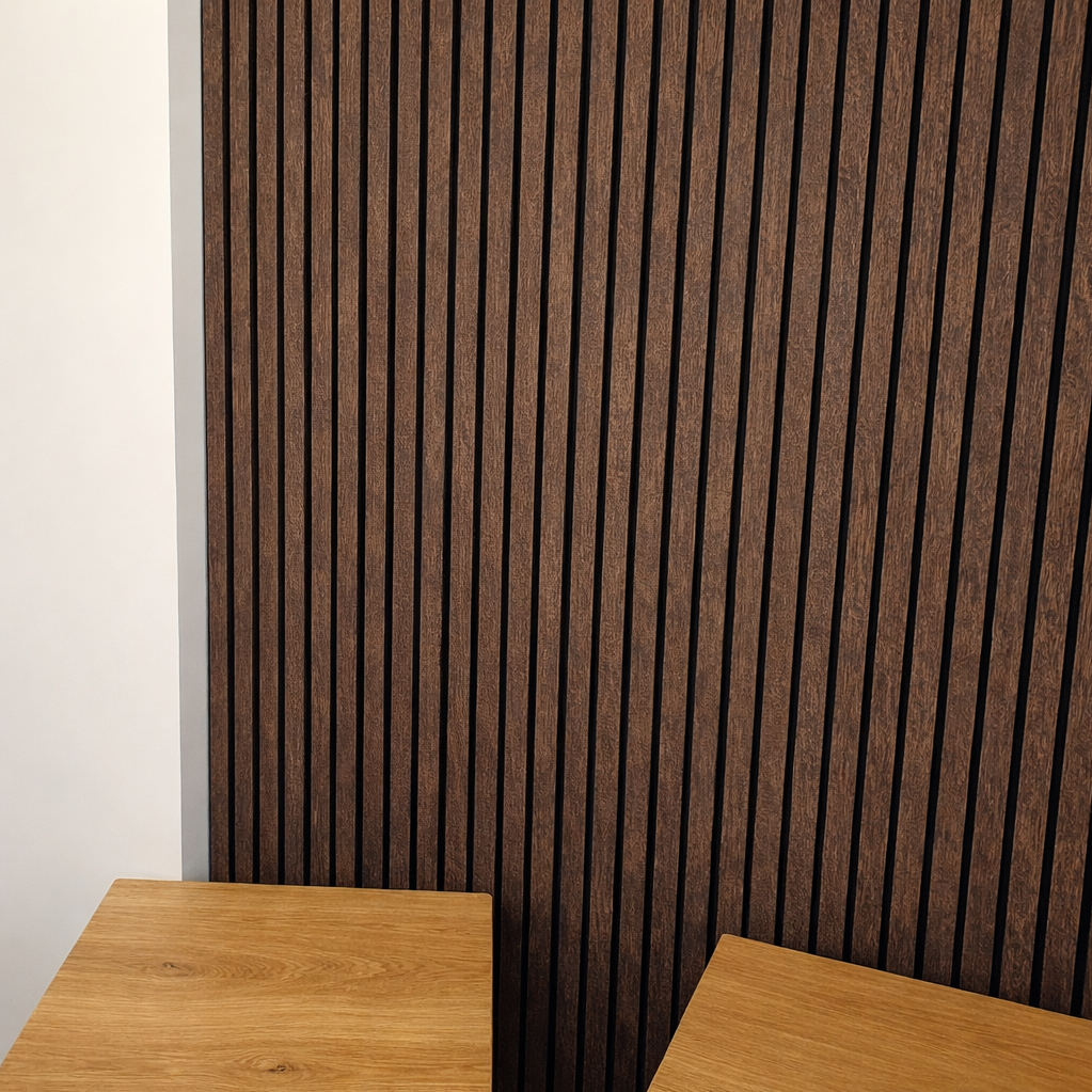 Wood Felt ahşap görünümlü akustik keçe panel, dekoratif duvar kaplama ve ses yalıtımı çözümü