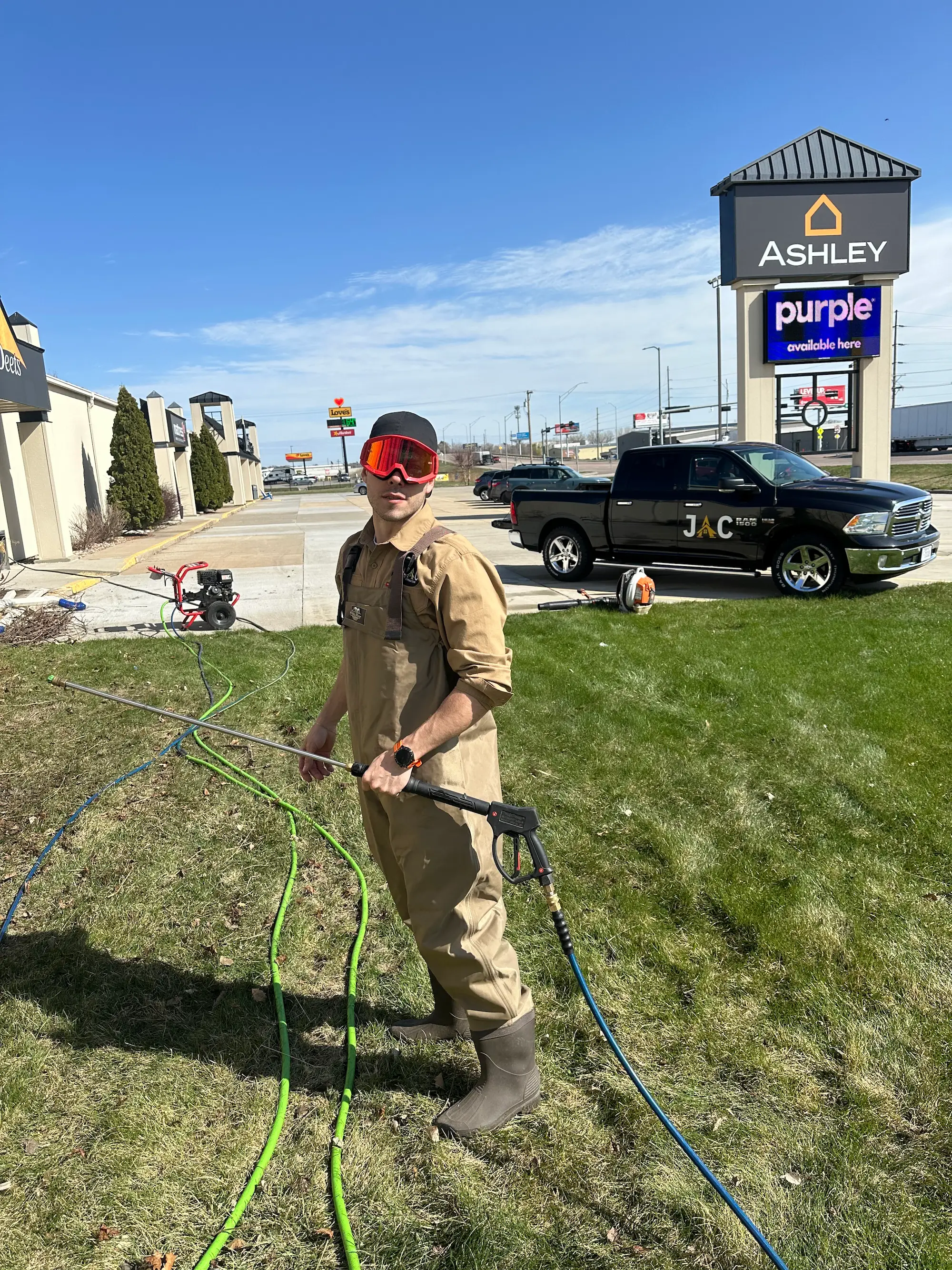 DRAINAGE INSTALLATION - Service focus: Hardscaping