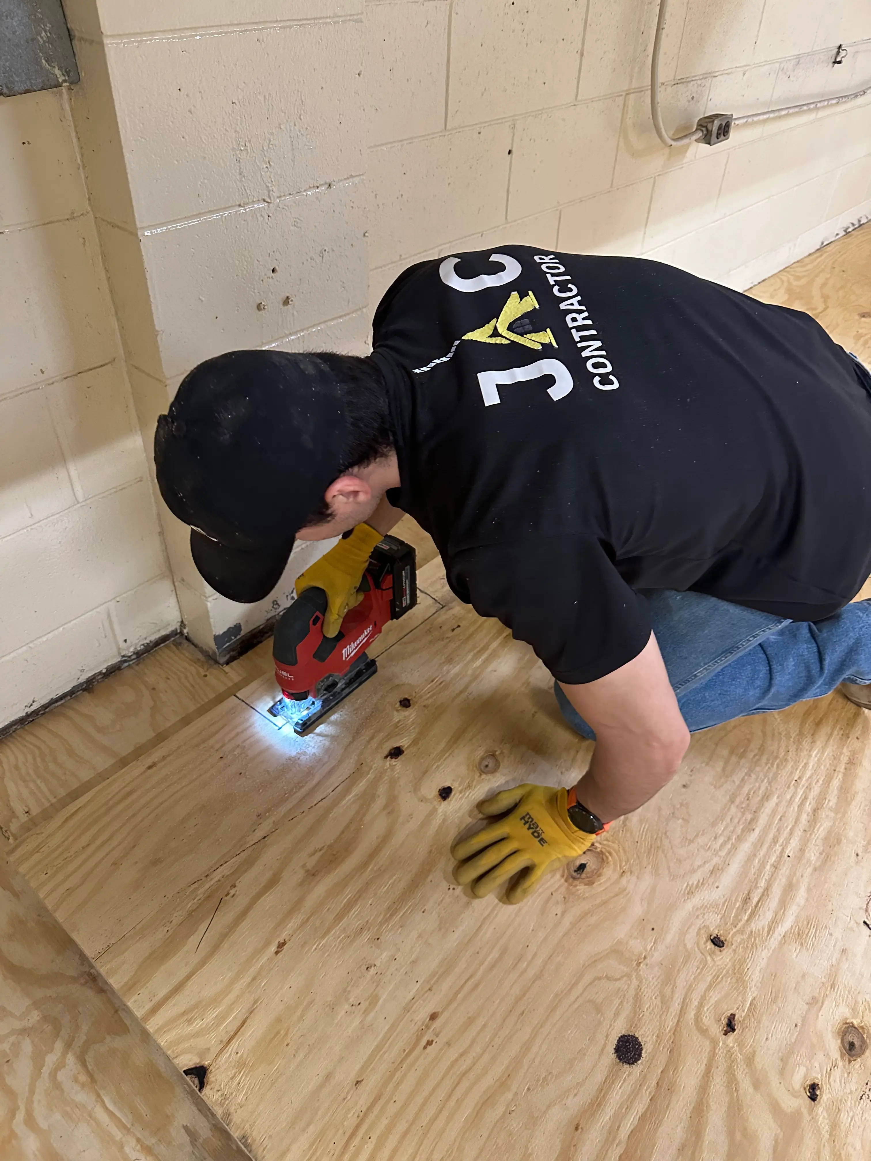 EPOXY INDUSTRIAL FLOOR REPLACEMENT - Service focus: seamless floor
