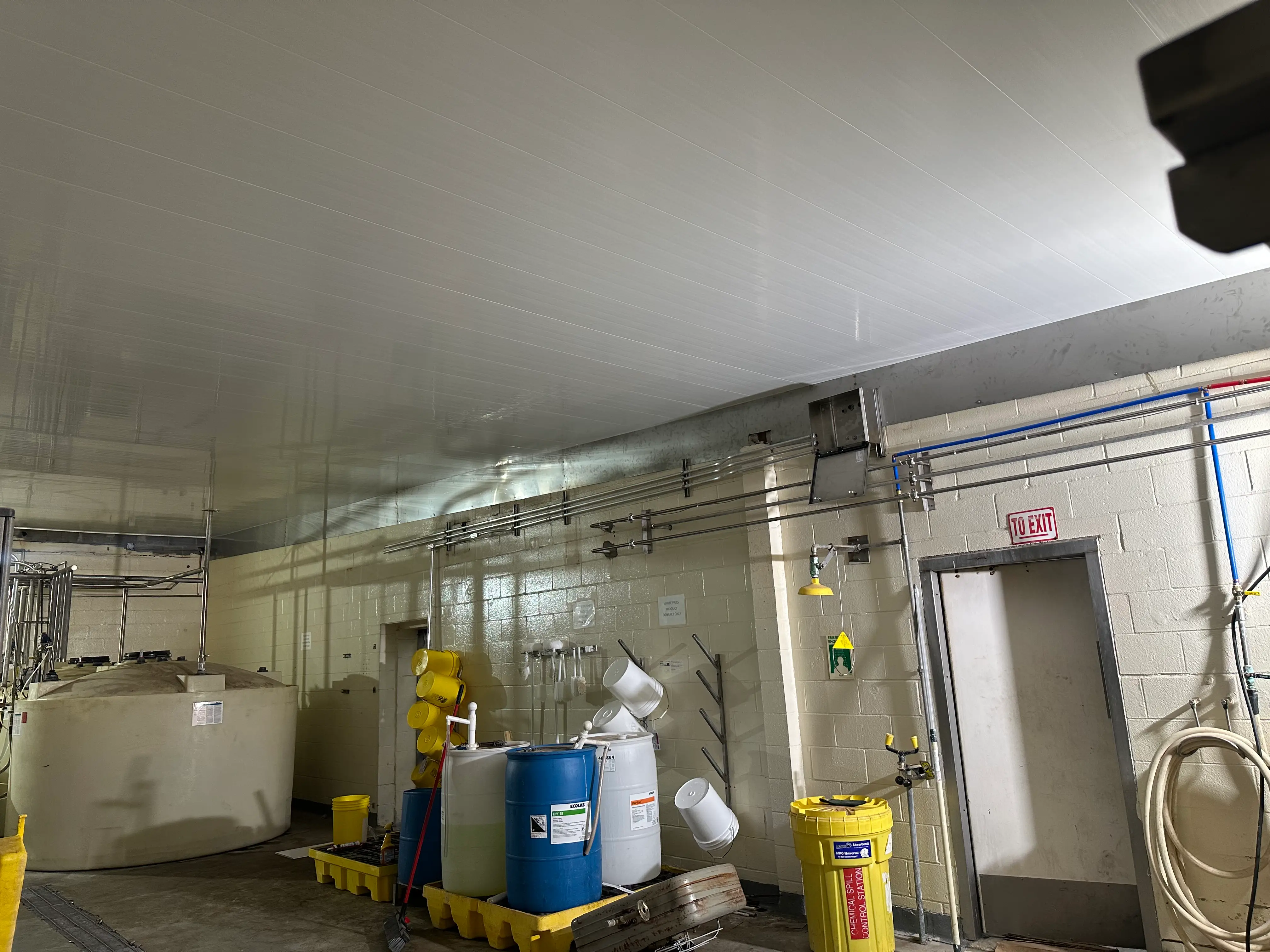 INSTALLATION OF NEW CEILING CHEMICAL ROOM - Service focus: controlled environment