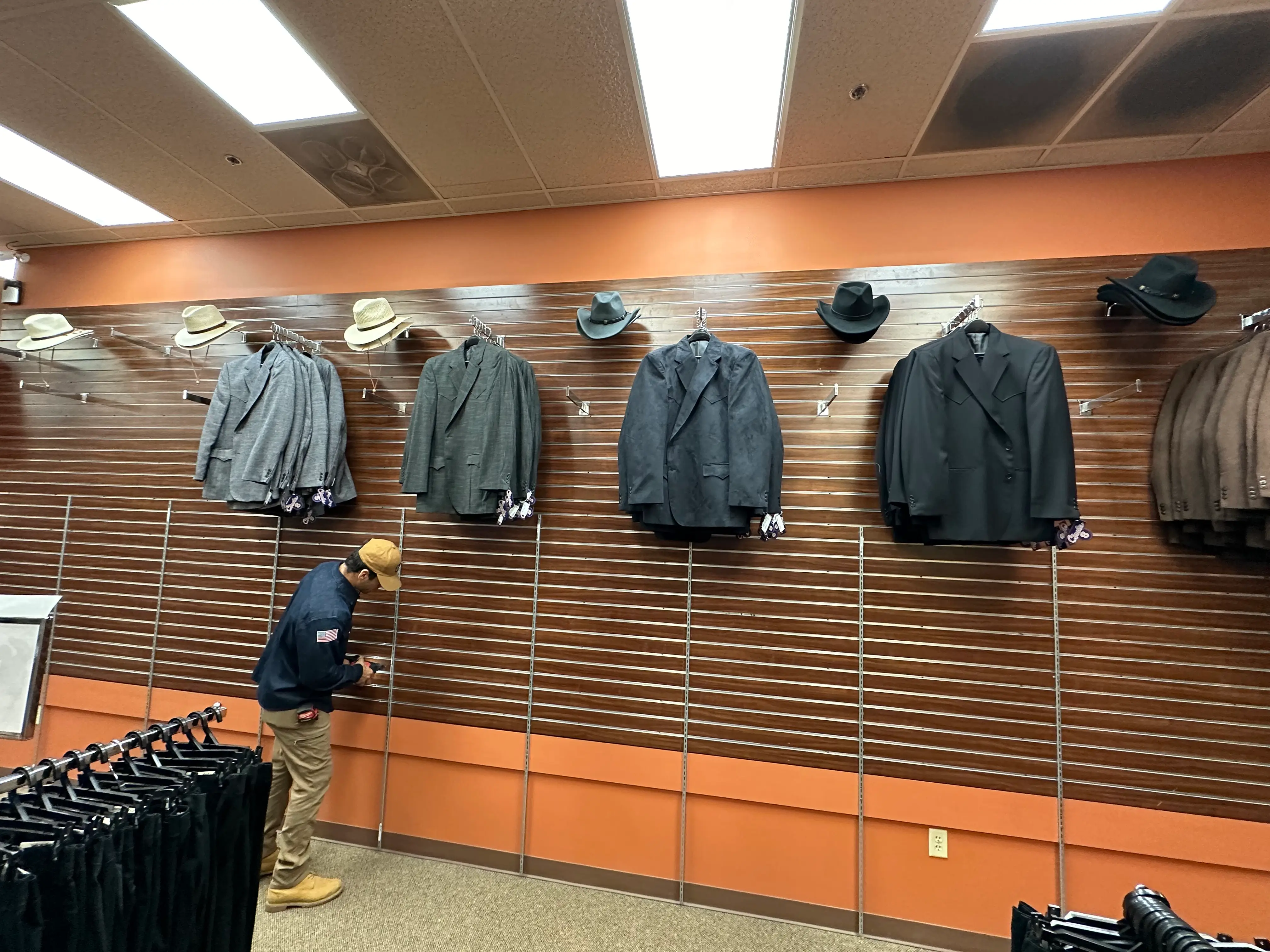 RETAIL WALL PANEL REINFORCEMENT - CLOTHING STORE UPGRADE - Service focus: Fixture Support