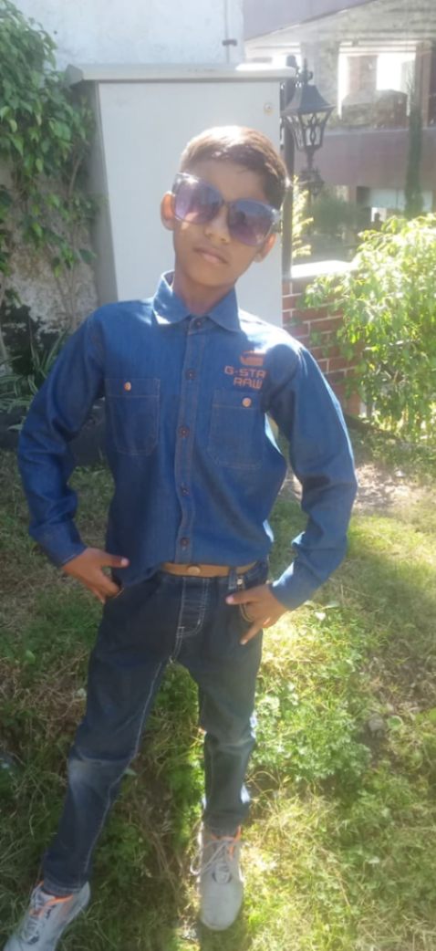 *** एक उज्ज्वल एवं सुंदर भविष्य की कामना लिटिल चैंप वियोम जैन **"**