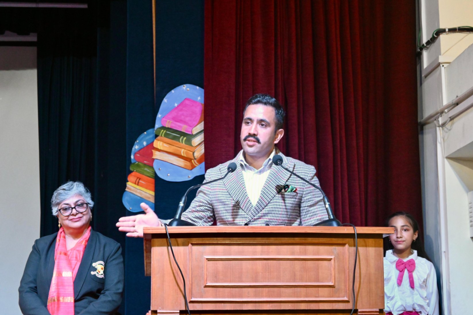 शिक्षा प्रगति का है आधार - विक्रमादित्य सिंह