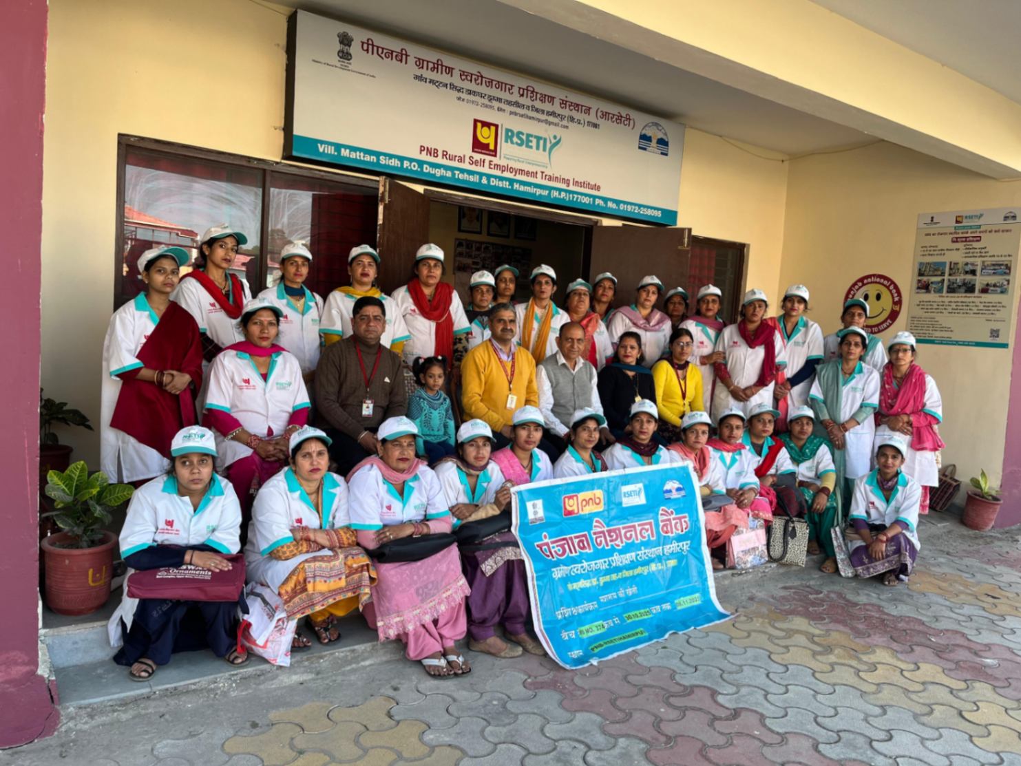 आरसेटी ने 31 महिलाओं को सिखाई मशरूम की खेती