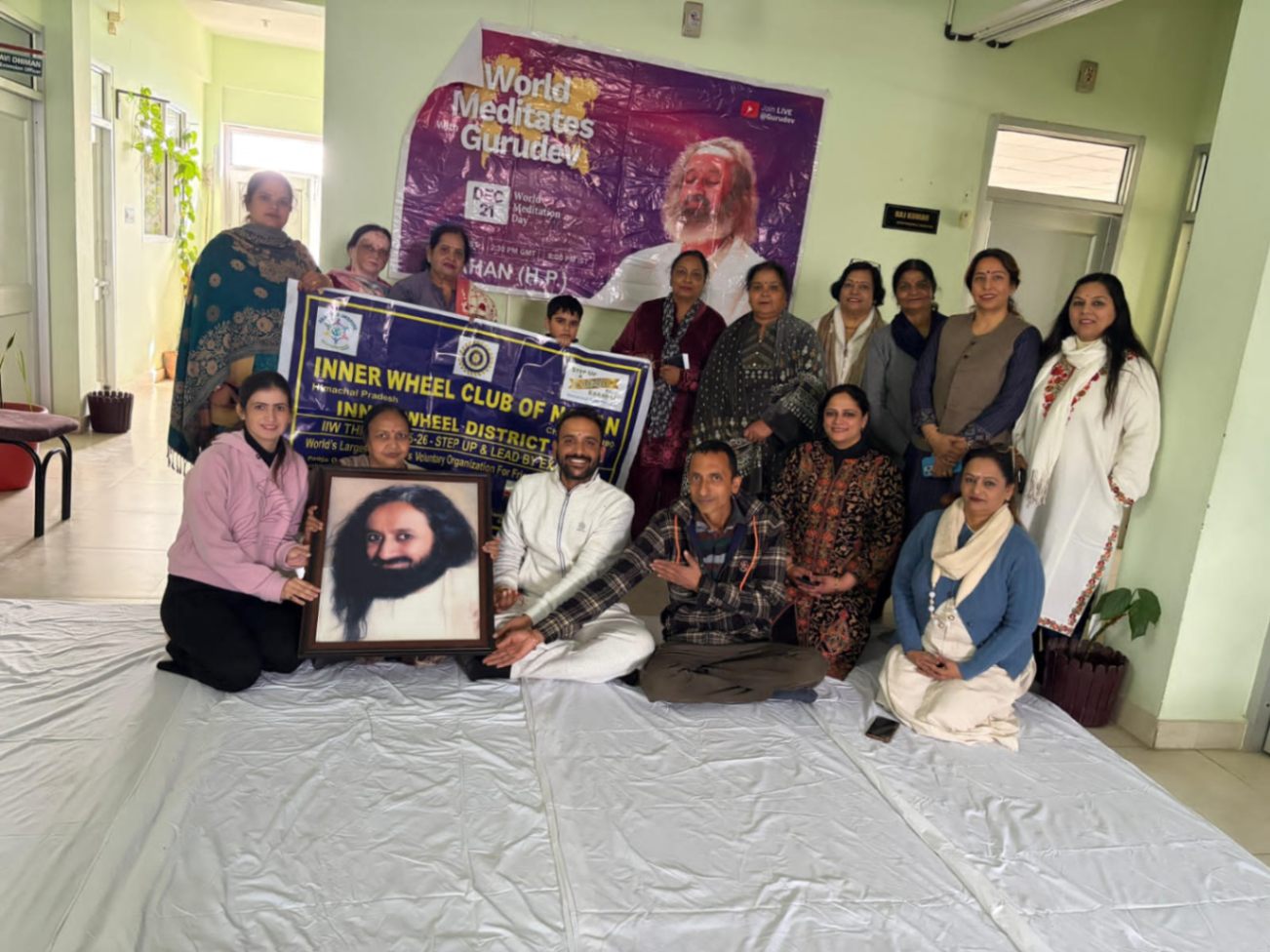 नाहन में विश्व ध्यान दिवस के अवसर पर आर्ट ऑफ लिविंग, शाखा द्वारा विभिन्न संस्थानों में ध्यान योग शिविर का हुआ आयोजन 