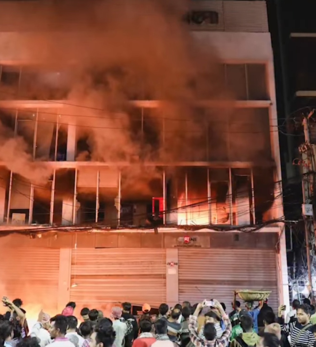 बांग्लादेश में भारत विरोधी प्रदर्शनों ने तूल पकड़ लिया है,राजनीति और द्विपक्षीय संबंधों पर एक बार फिर उठे सवाल 