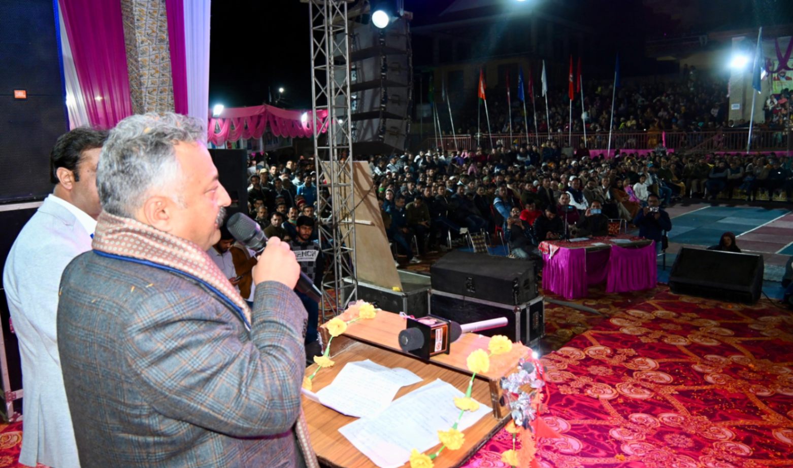 विद्यार्थियों को कौशल आधारित और रोजगारोन्मुख शिक्षा प्रदान करें शिक्षक - रोहित ठाकुर
