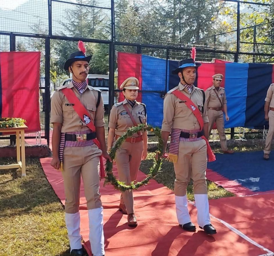सर्वोच्च बलिदान देने वाले पुलिस जवानों को उत्तरकाशी पुलिस ने दी भावपूर्ण श्रद्धांजलि