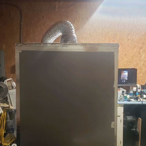 Geloctane  growlog photo: Gotta make sure I can control the humidity and the temperature now then put some shelves in And hopefully a Bud chandelier 