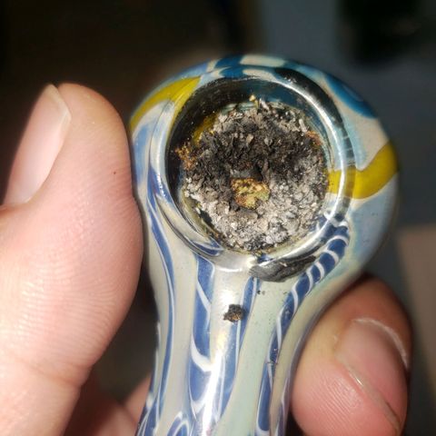 Geloctane  growlog photo: For being cured only 3 days it Burns nicely and does not taste bad it tastes good actually After 2 weeks it should be great