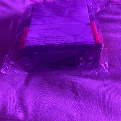 Tortoni growlog photo: Bought a controller for the lights if it were to say get to 25 it will switch of and leave on one light the lower it gets then it will switch on more buying the humidifier and dihum later on as I can control it with my airconditioning and can control the hum ect but. Would like it to be connected to the tent stay tuned  and like and view if you want me to be tuned in the more views the more details I’ll speak and add and try to add vids it’s not it’s last place where it’s standing and set up all is just testing 
