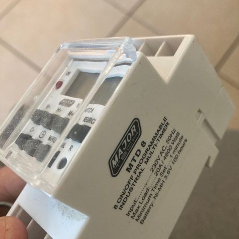 Tortoni growlog photo: Bought a timer first time going away so want to set the times on to the controller for the lights fan ect 