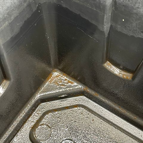 Amnesia Haze A growlog photo: Looks like nutes were dropping out of solution, probably due to adding pH without water buffer. New res water looks clear after adding 5ml/200ml pH/water mix. 