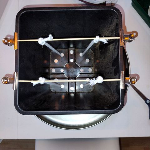 Royal Highness growlog photo: in den endtopf 12 liter eingepflanzt. 
4 dochte, 6mm Baumwolle verlegt. 
drainage 2cm tonkugeln