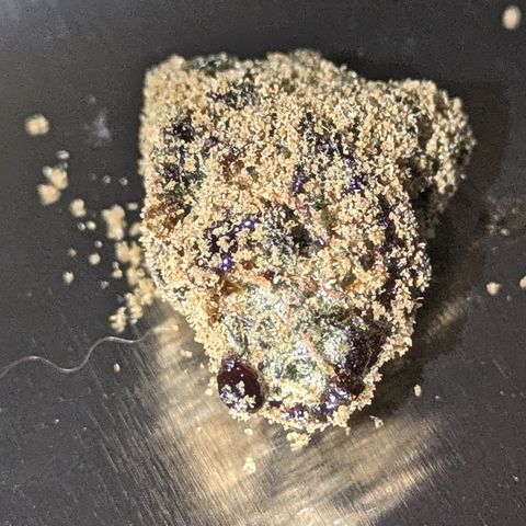 Purple Queen growlog photo: Made cannabis caviar
Royal Queen Seeds Purple Queen  for the nuggies

QWISO made from trim from Purple Queen,Sour Diesel, Northern Lights, Sangria Auto

Kief from same assorted strains