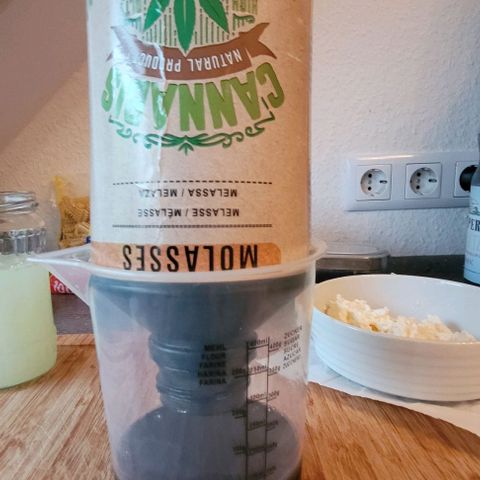 Mexy growlog photo: Lab ein gefahren durch Trennen vom Käsebruch , ein Teil LAB 1/1 mit Melasse gemischt für längere Haltbarkeit. Milchsaure Bakterien für den Run 
