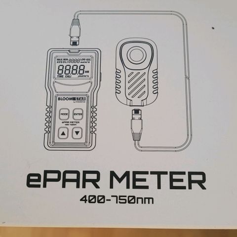 Berry growlog photo: Umgebungswerte KI gesteuert und nun wird die Lichtintensität perfektioniert.