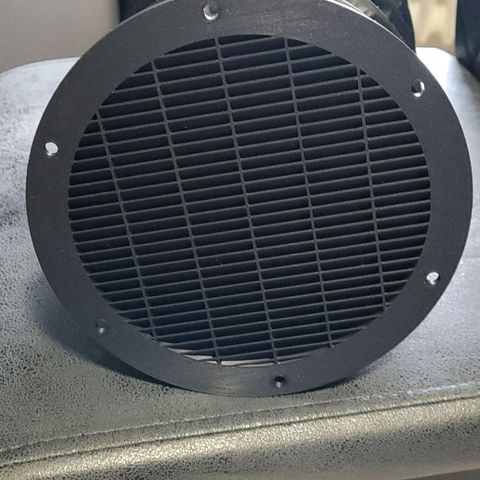 Cookies OG Kloni #1 growlog photo: Lichtfalle !
Zuluft 150 er . Mal schauen was es bringt. Sollte kein Licht raus , so wie rein kommen in der Dunkelphase