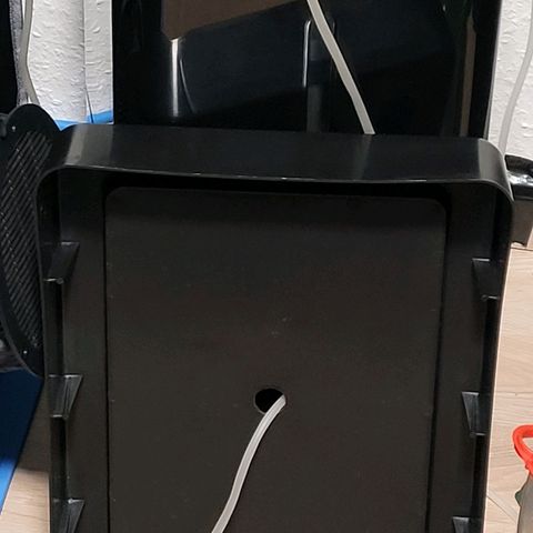 Kalini growlog photo: Heute die Wassertank Befüllung über beide Umgebungen versorgt werden. Mit einem Filter gefiltert Leitungswasser das im Anschluss 6 x am Tag für je 30 min. Belüftet wird.
