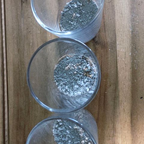 Kalini growlog photo: Ein Nährstoff Mineralien Misch. 1 Glas für je 1 Topf per Top Dress