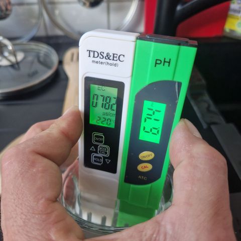 3G growlog photo: PH & EC von Drainagewasser 