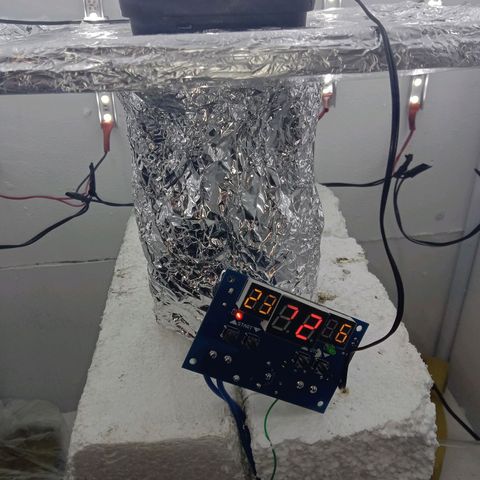 Kali Mist growlog photo: Ростение визуально растёт. Корни без изменений. Возможно надо простимульровать корневую систему.
Аппаратура электроники работает без збоя.