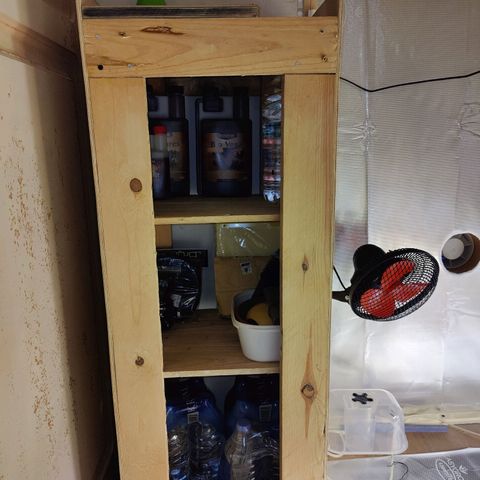 Arjan's Haze #3 growlog photo: Added shelving 