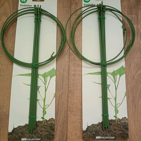 Runtz x Layer Cake growlog photo: Aus 8 kleinen Rankenhilfen 4 Große für Maßstab 25x25 gebastelt als Gerüst für LST