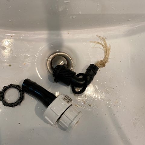 Old matanuska  #1 growlog photo: Far left drain became clogged. Plant was a little wilted 