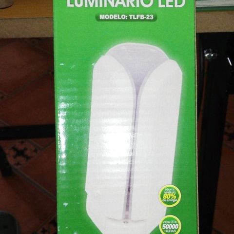 Mark 1 ( Bonsái Samurái )  growlog photo: Agregue nota de la información de los focos, las opciones de la aplicación no da información de lúmenes, mi closet tiene 4 focos de 2800, da un total de 11,200lm
