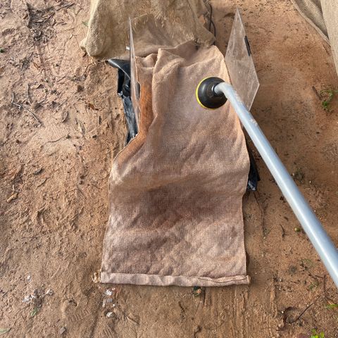 CBD White Widow growlog photo:  Recovering the Hydro 1929 seed bed with burlap moistened with mist. This provides passive cooling on the tinder seedlings.