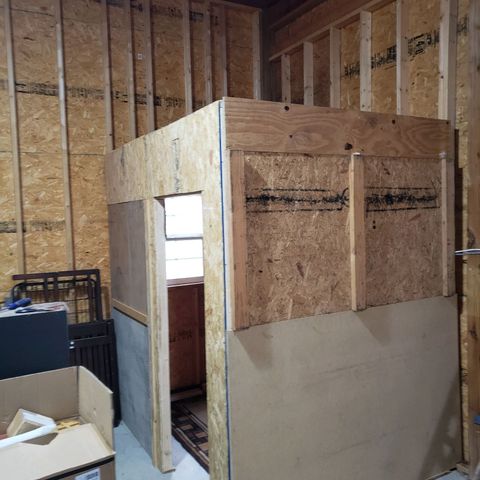 SLH growlog photo: Been working hard to get this mofo ready...lol...this weekend at the latest, will move to tent in grow room. 