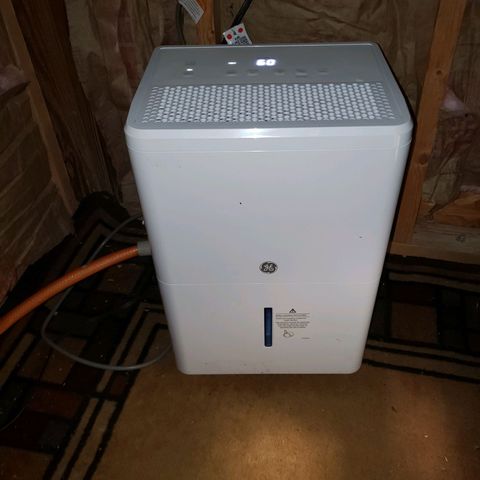 SLH growlog photo: Humidifier to save the day! (22 pint with drain hose)
